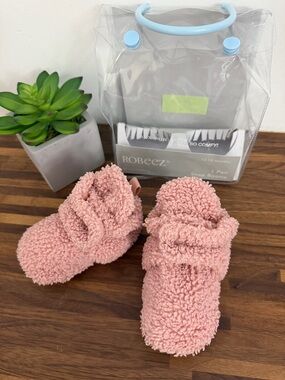 Robeez Dusty Pink Sherpa Infant Booties - 12-18m